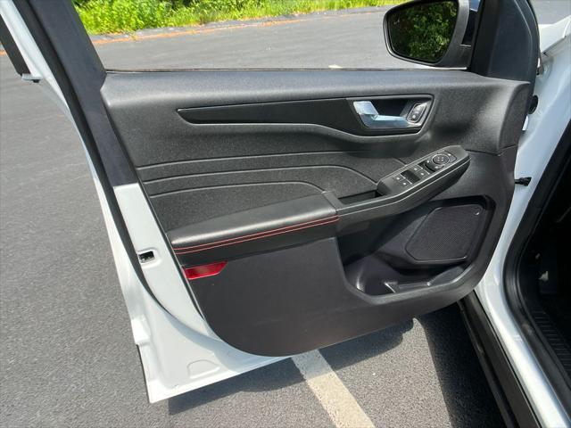 used 2022 Ford Escape car, priced at $28,363