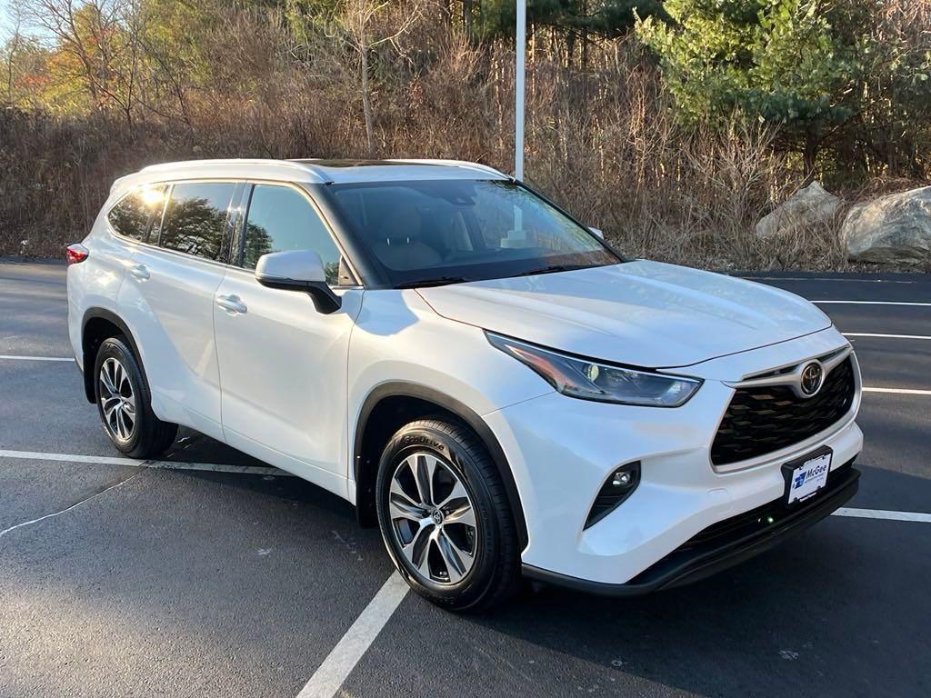 used 2021 Toyota Highlander car, priced at $30,371