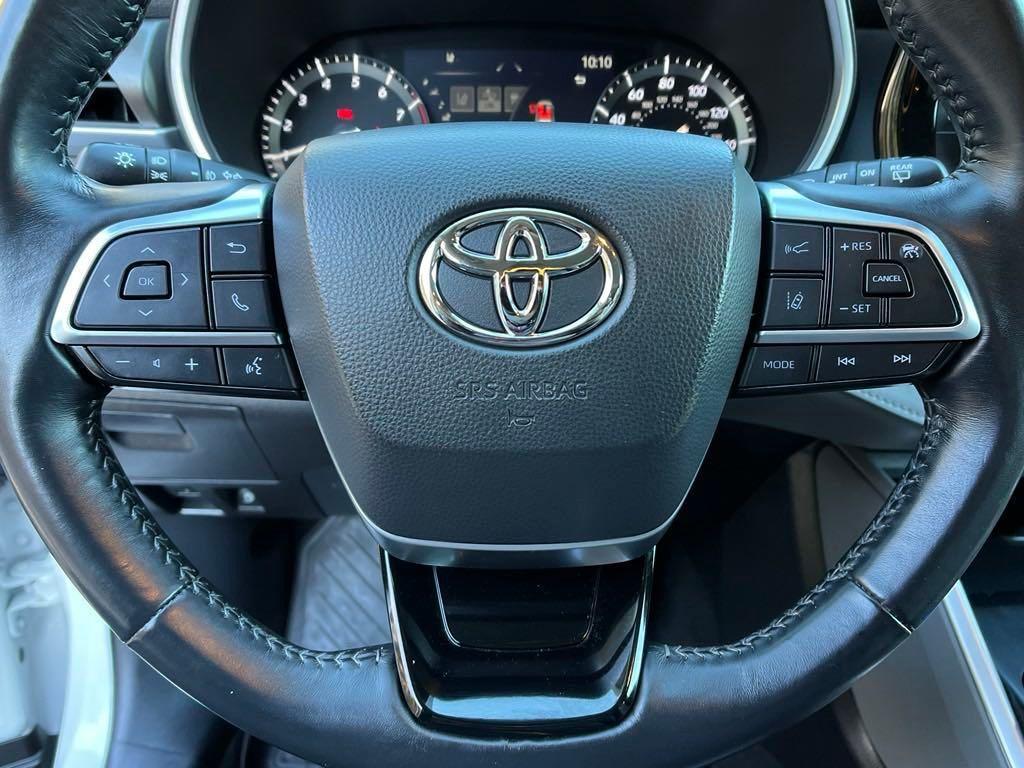 used 2021 Toyota Highlander car, priced at $29,987