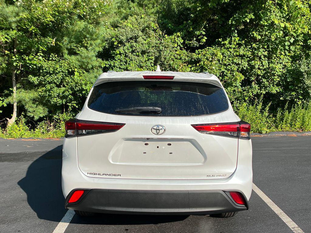 used 2022 Toyota Highlander car, priced at $37,829