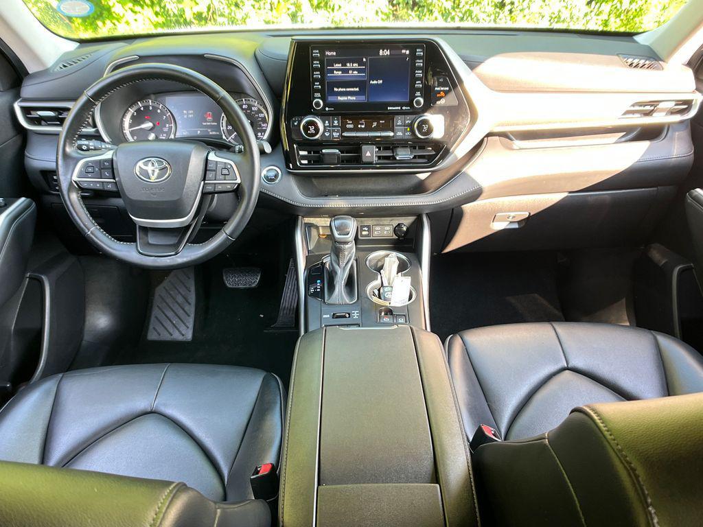 used 2022 Toyota Highlander car, priced at $37,829