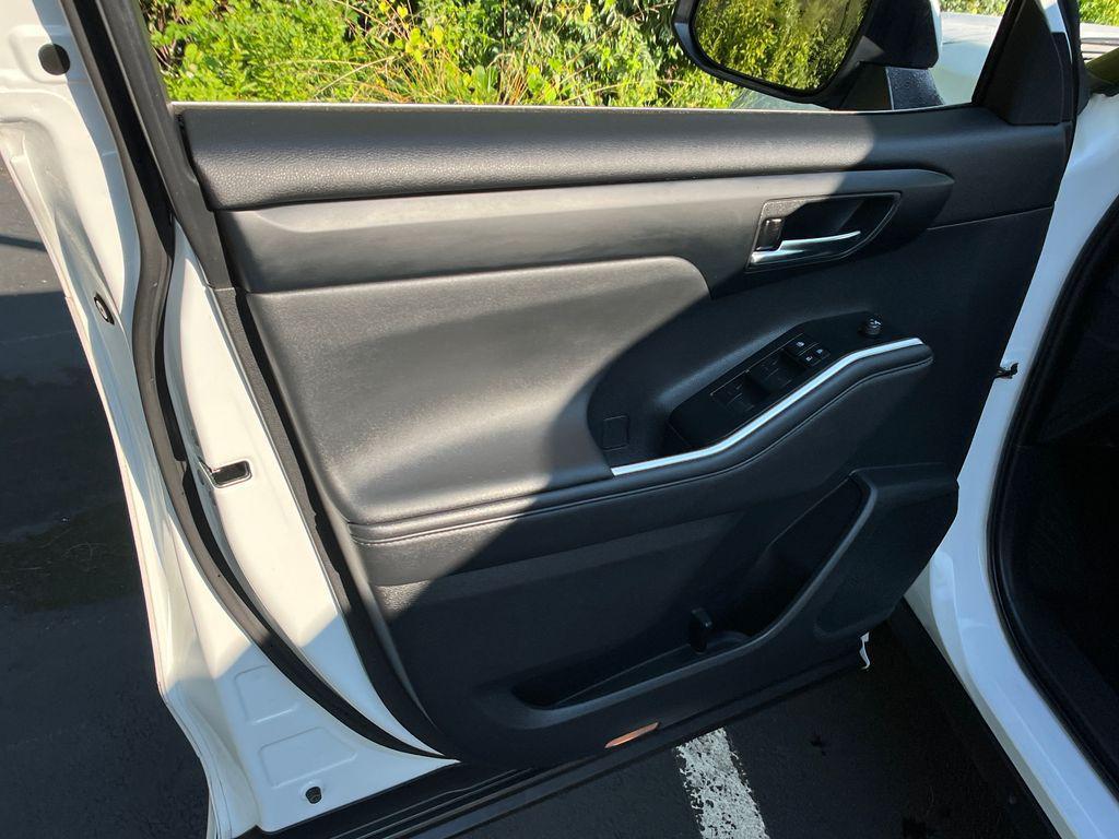 used 2022 Toyota Highlander car, priced at $37,829