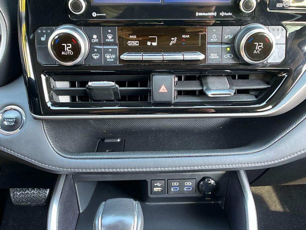 used 2022 Toyota Highlander car, priced at $37,829