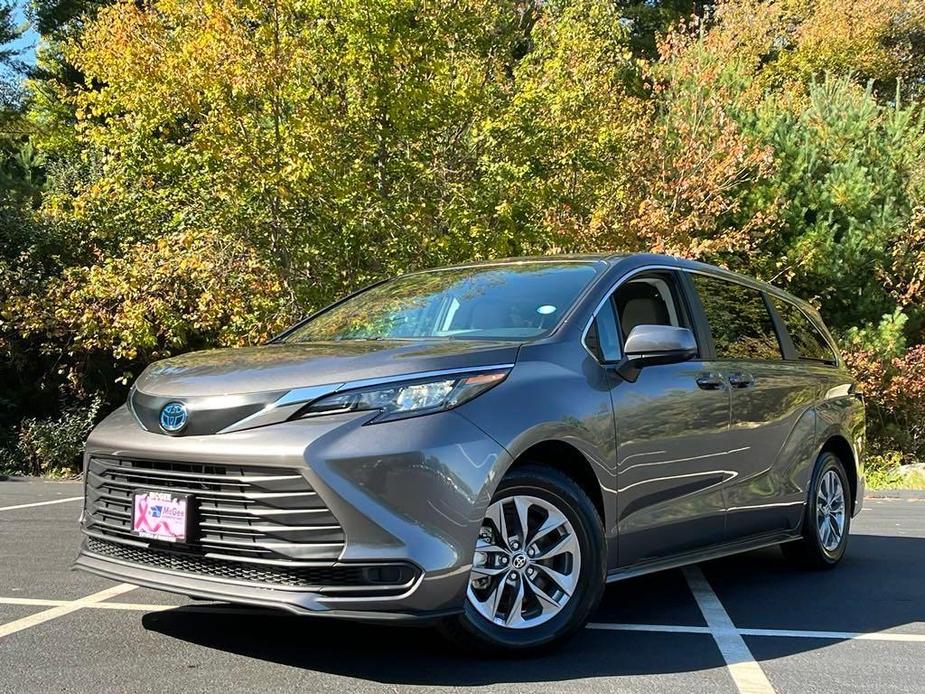 used 2024 Toyota Sienna car, priced at $42,388