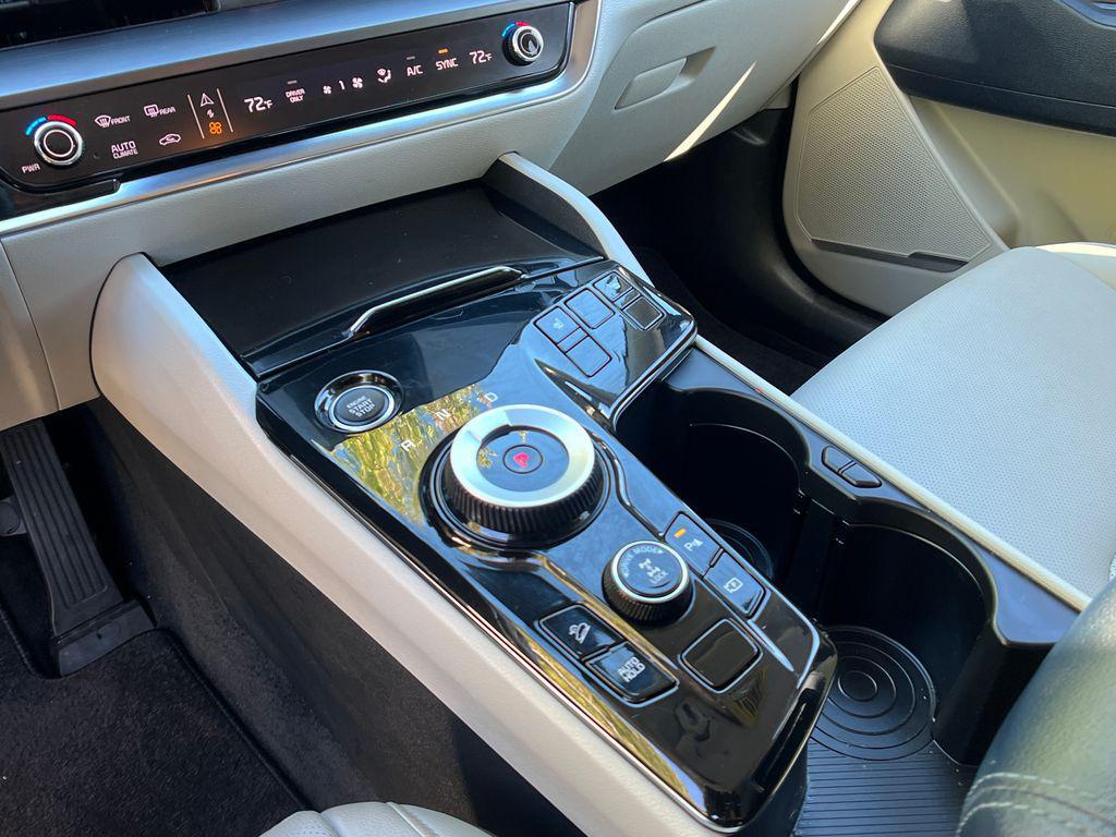 used 2024 Kia Sportage Hybrid car, priced at $28,398