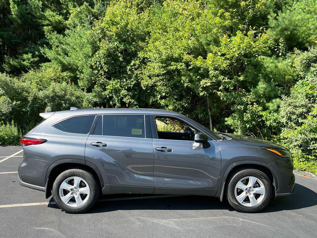 used 2021 Toyota Highlander car, priced at $28,398