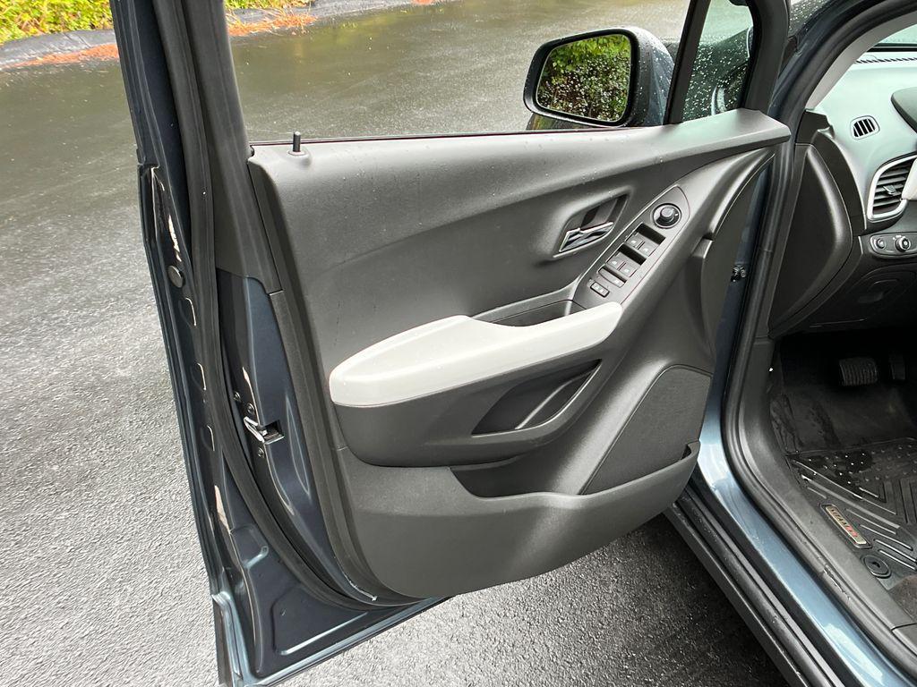 used 2022 Chevrolet Trax car, priced at $20,459