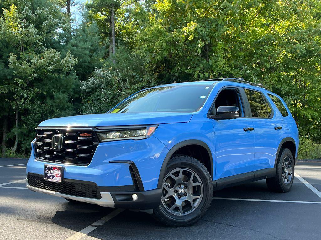 used 2023 Honda Pilot car, priced at $39,989