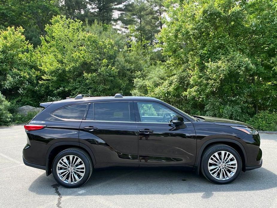 used 2020 Toyota Highlander car, priced at $39,798