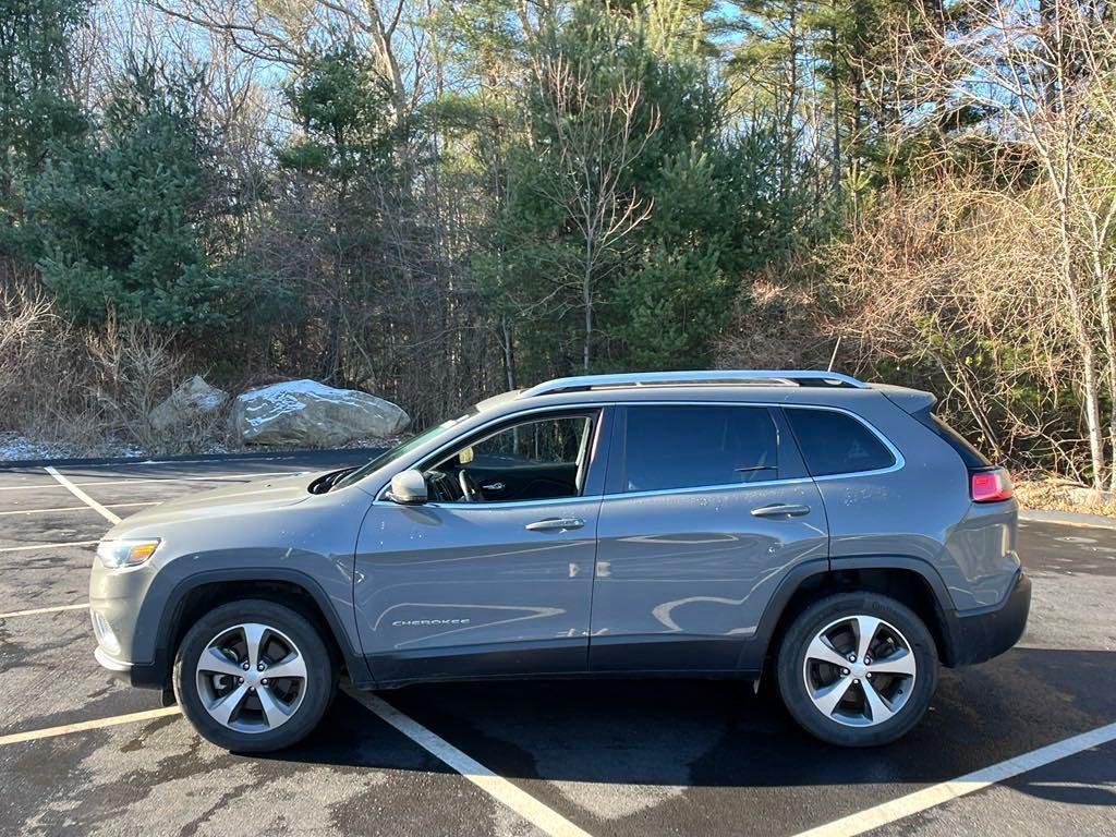 used 2021 Jeep Cherokee car, priced at $23,506