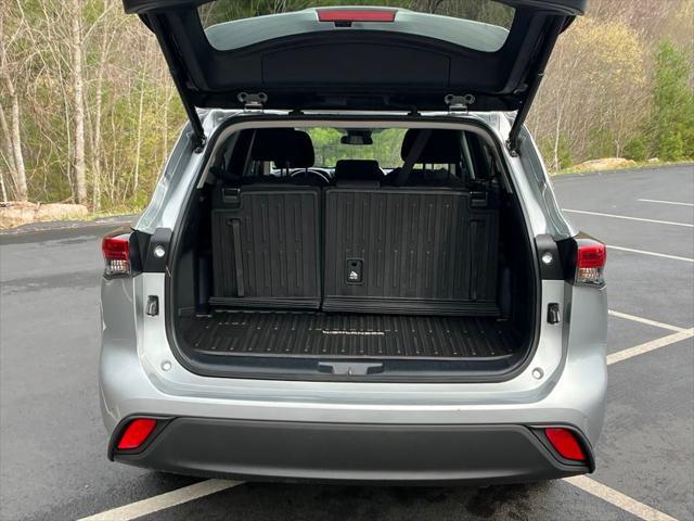 used 2021 Toyota Highlander car, priced at $30,987