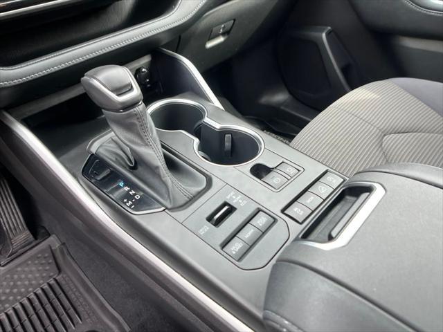 used 2021 Toyota Highlander car, priced at $30,987