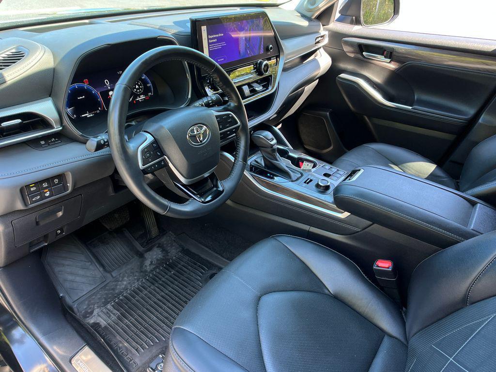 used 2023 Toyota Highlander car, priced at $39,475