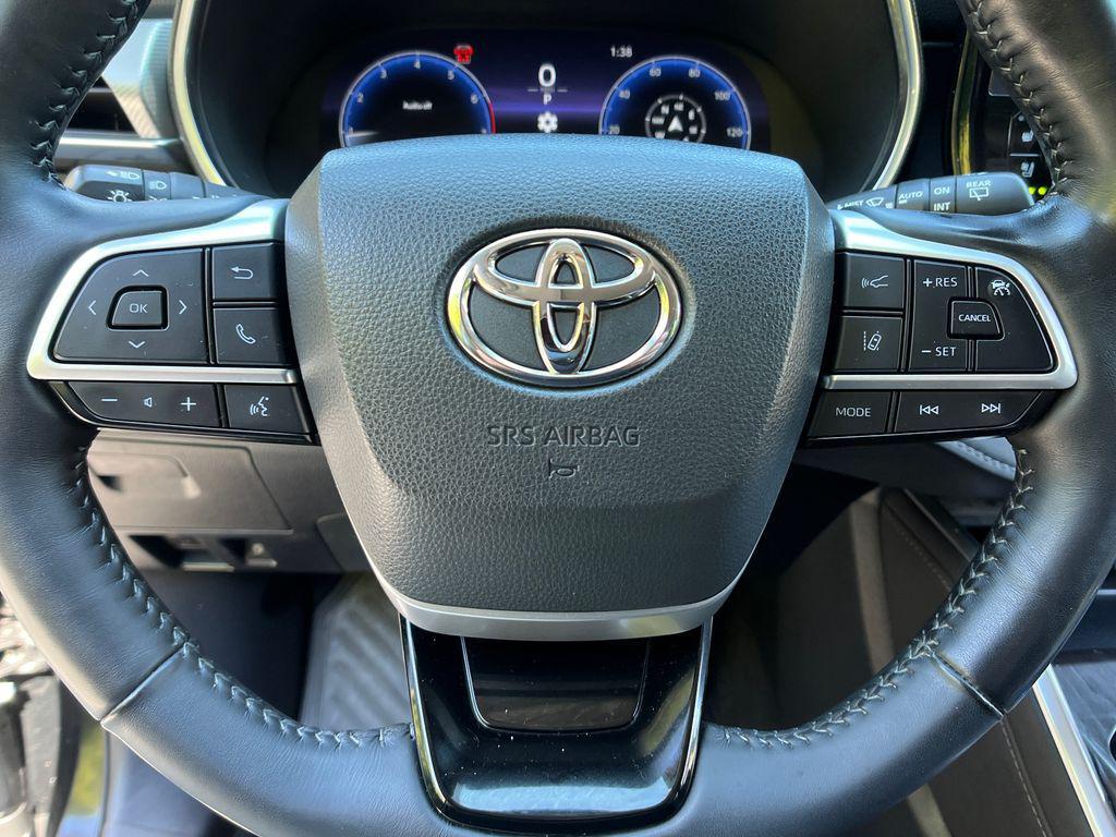 used 2023 Toyota Highlander car, priced at $39,475