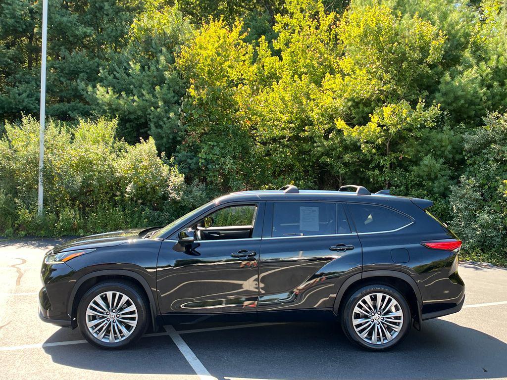 used 2023 Toyota Highlander car, priced at $39,475