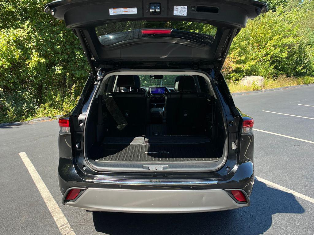 used 2023 Toyota Highlander car, priced at $39,475
