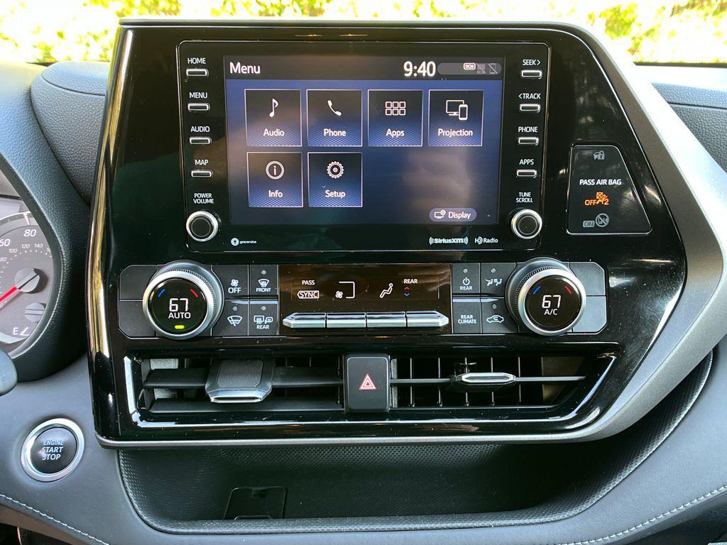 used 2021 Toyota Highlander car, priced at $32,894
