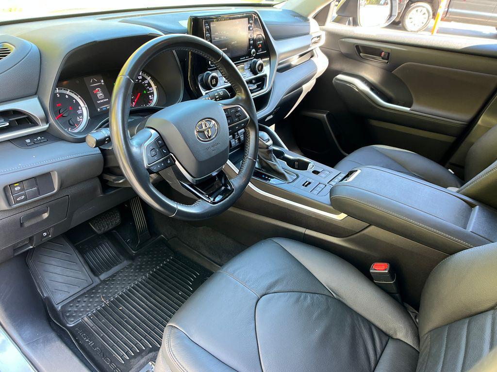 used 2021 Toyota Highlander car, priced at $32,894