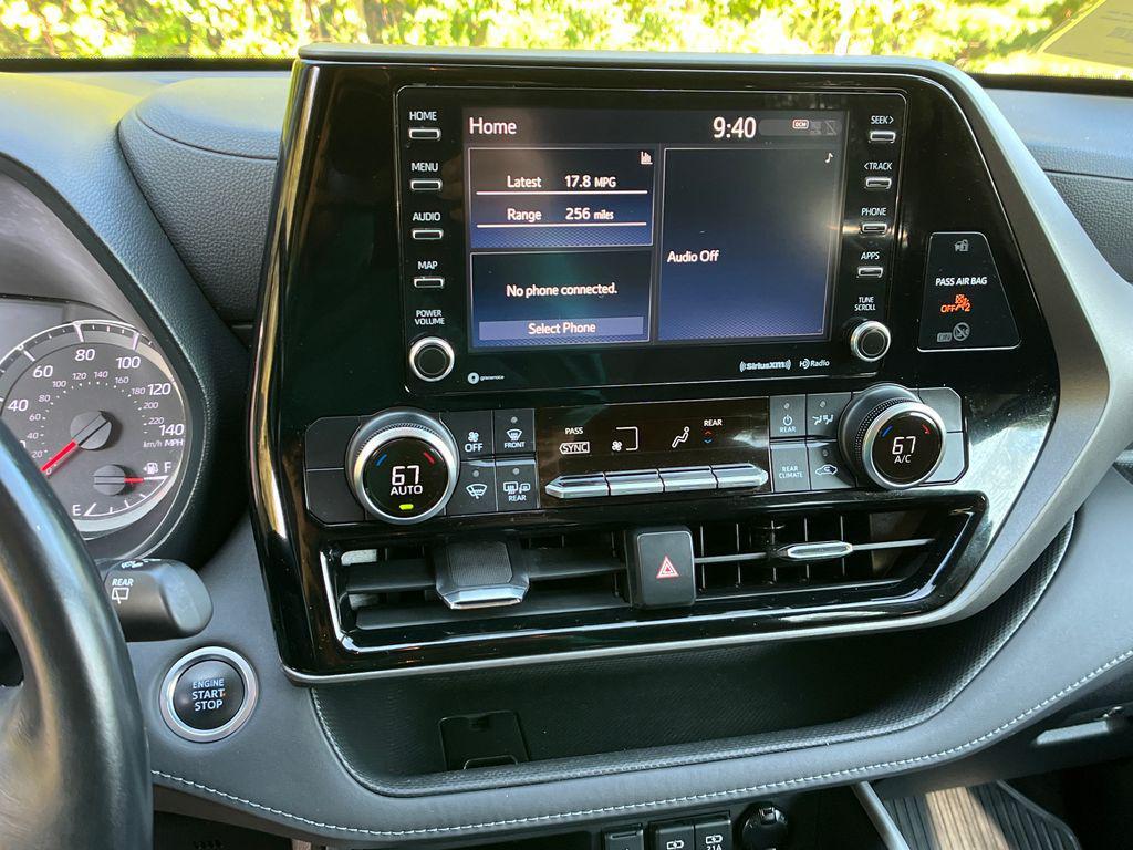 used 2021 Toyota Highlander car, priced at $32,894