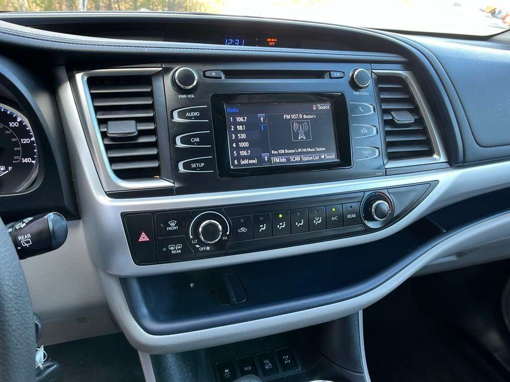 used 2019 Toyota Highlander car, priced at $25,601