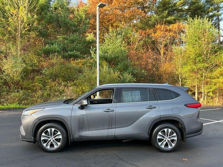 used 2021 Toyota Highlander Hybrid car, priced at $34,994