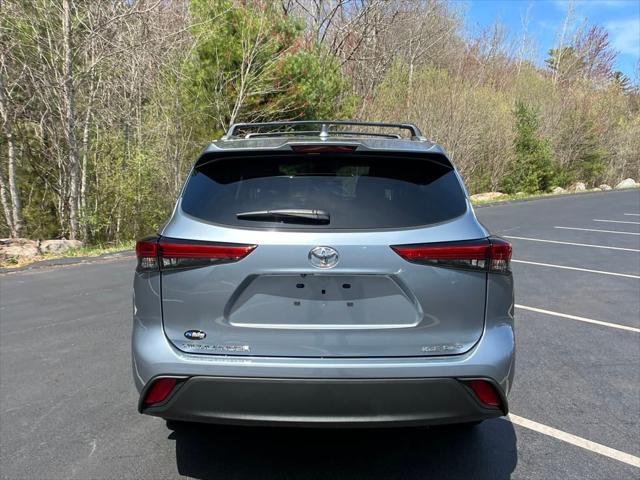 used 2022 Toyota Highlander car, priced at $41,152