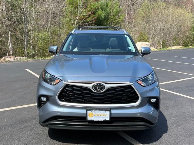 used 2022 Toyota Highlander car, priced at $41,152