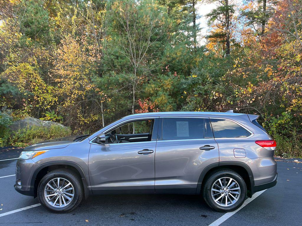 used 2019 Toyota Highlander car, priced at $26,709