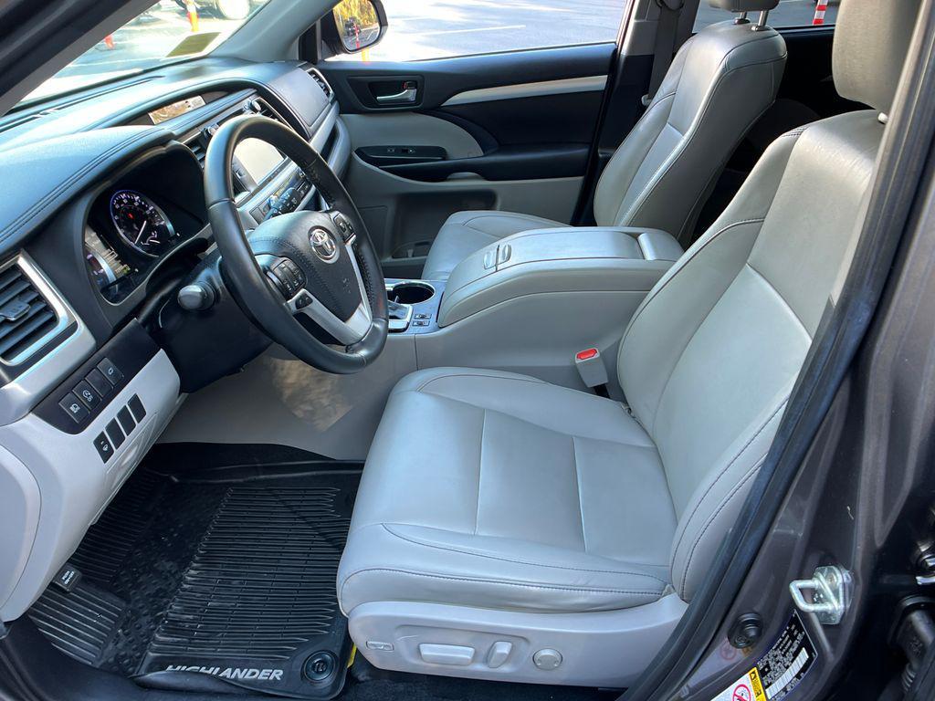 used 2019 Toyota Highlander car, priced at $26,709