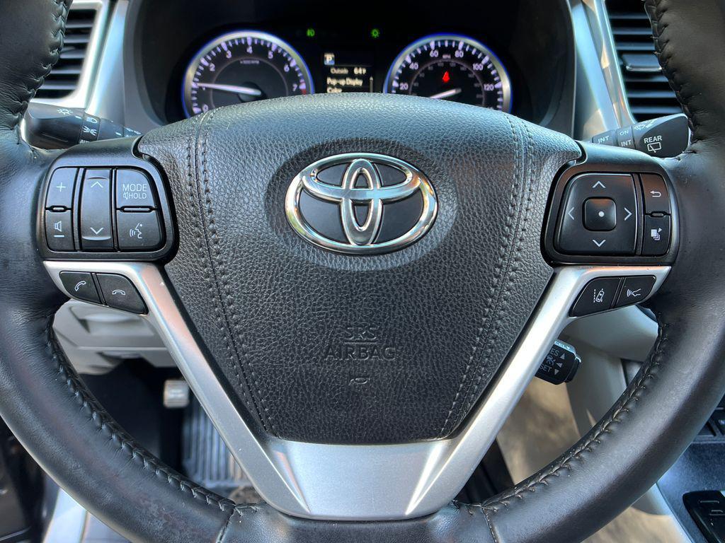 used 2019 Toyota Highlander car, priced at $26,709