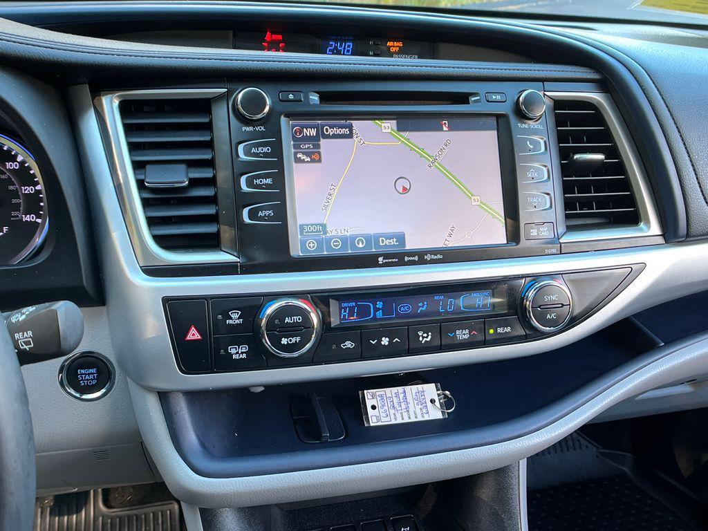 used 2019 Toyota Highlander car, priced at $26,709