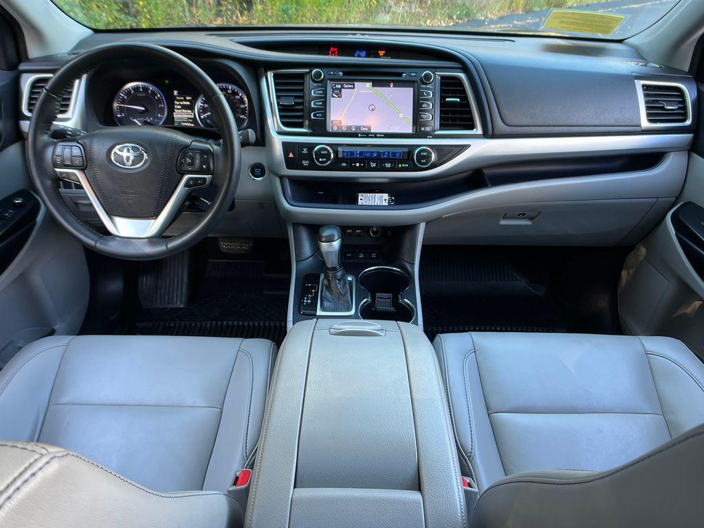 used 2019 Toyota Highlander car, priced at $26,709