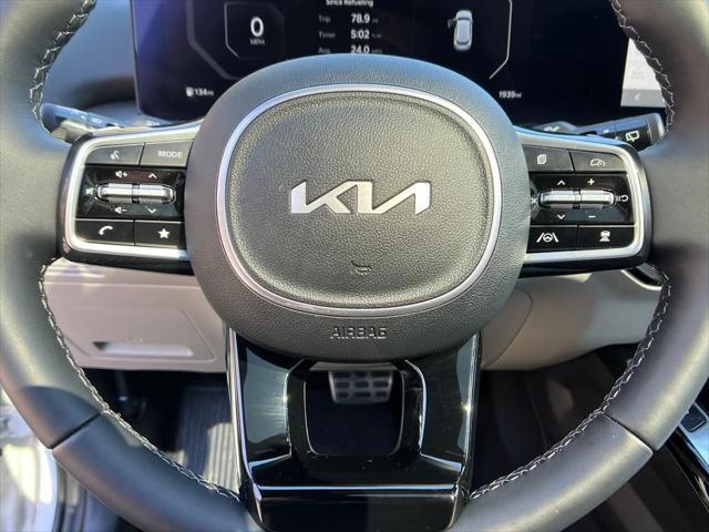 used 2025 Kia Sorento Plug-In Hybrid car, priced at $48,868