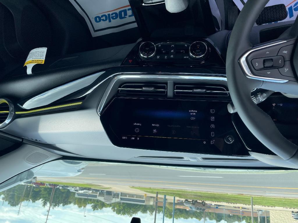 new 2025 Chevrolet Trax car, priced at $27,850