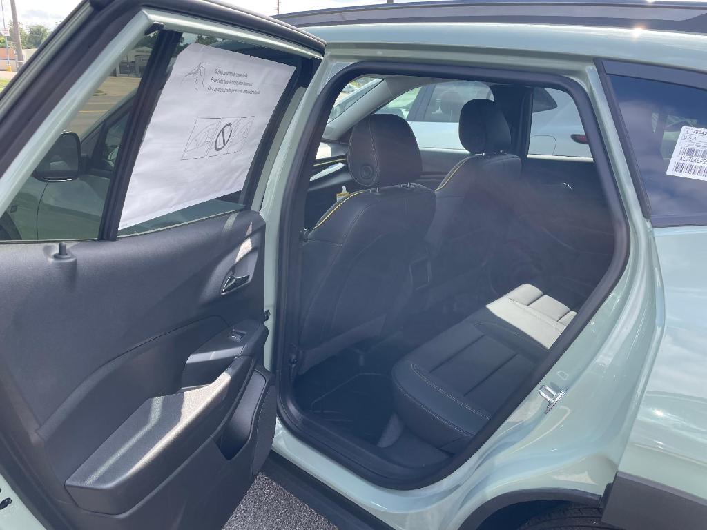 new 2025 Chevrolet Trax car, priced at $27,850