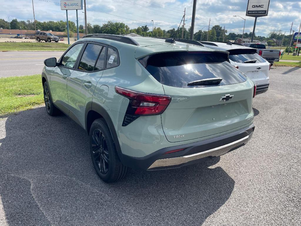 new 2025 Chevrolet Trax car, priced at $27,850