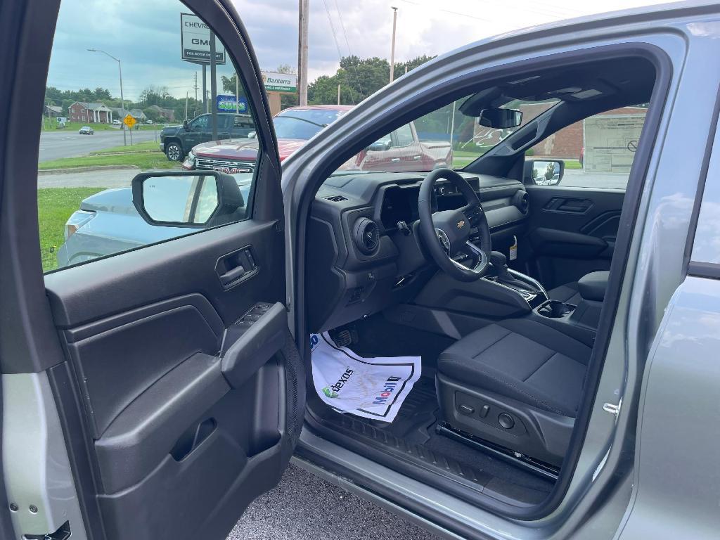 new 2025 Chevrolet Colorado car, priced at $39,260