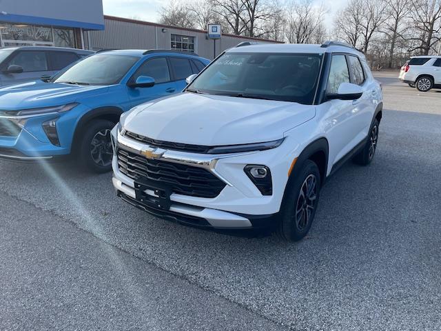 new 2025 Chevrolet TrailBlazer car, priced at $28,475