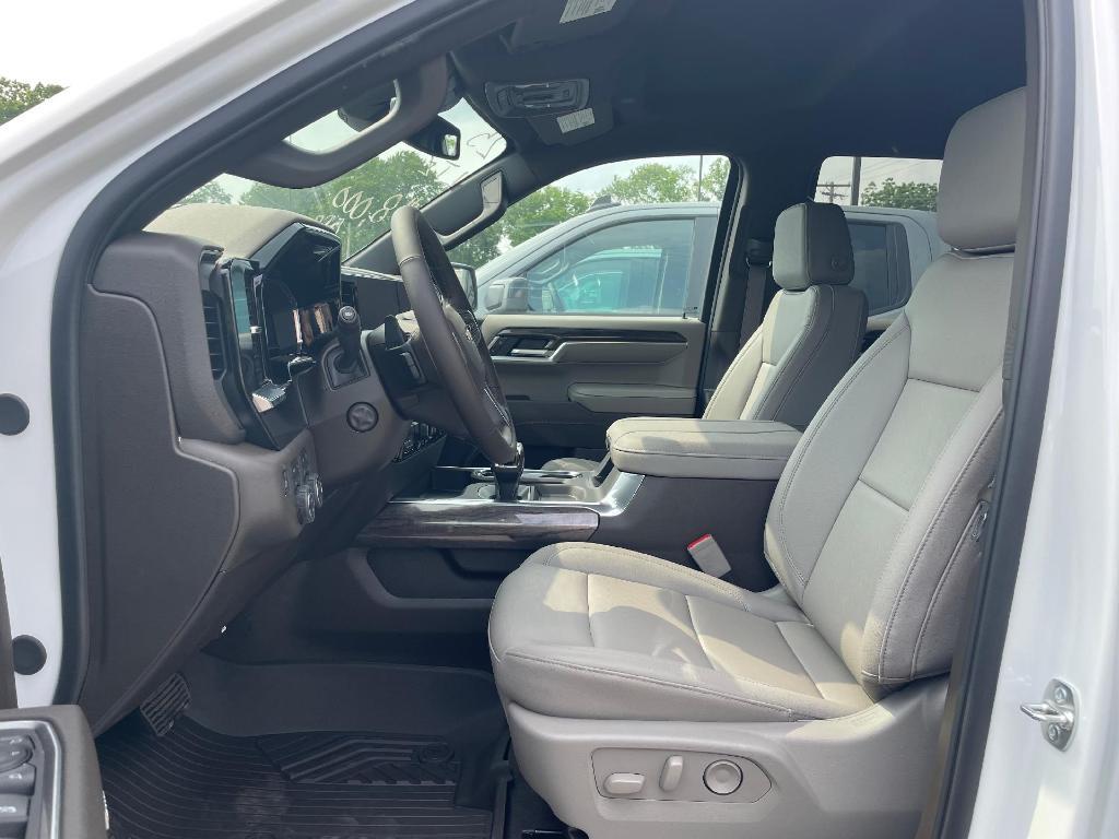 new 2025 Chevrolet Silverado 1500 car, priced at $61,985