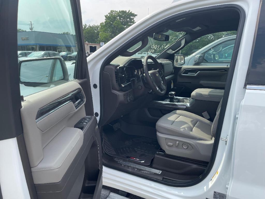 new 2025 Chevrolet Silverado 1500 car, priced at $61,985