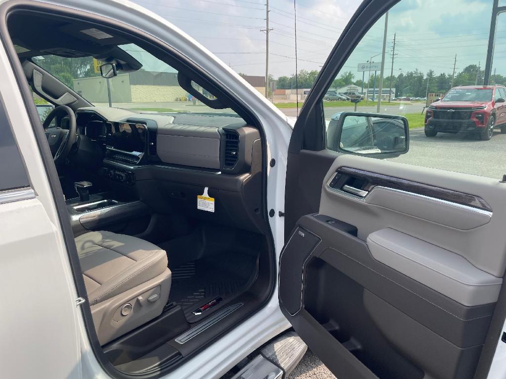 new 2025 Chevrolet Silverado 1500 car, priced at $61,985