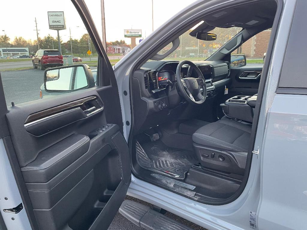 used 2024 Chevrolet Silverado 1500 car, priced at $47,995