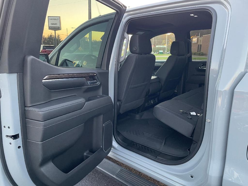 used 2024 Chevrolet Silverado 1500 car, priced at $47,995