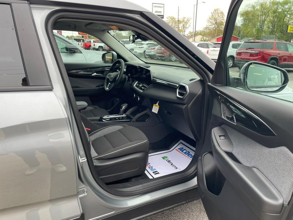 new 2025 Chevrolet TrailBlazer car, priced at $31,210