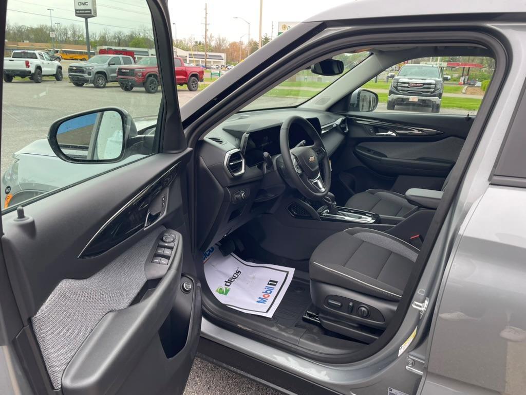 new 2025 Chevrolet TrailBlazer car, priced at $31,210