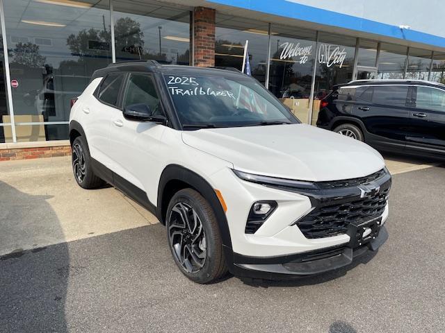 new 2025 Chevrolet TrailBlazer car, priced at $30,730