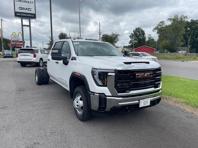 new 2025 GMC Sierra 3500 car, priced at $66,610