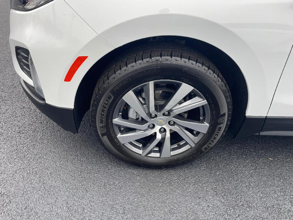 used 2024 Chevrolet Equinox car, priced at $26,995