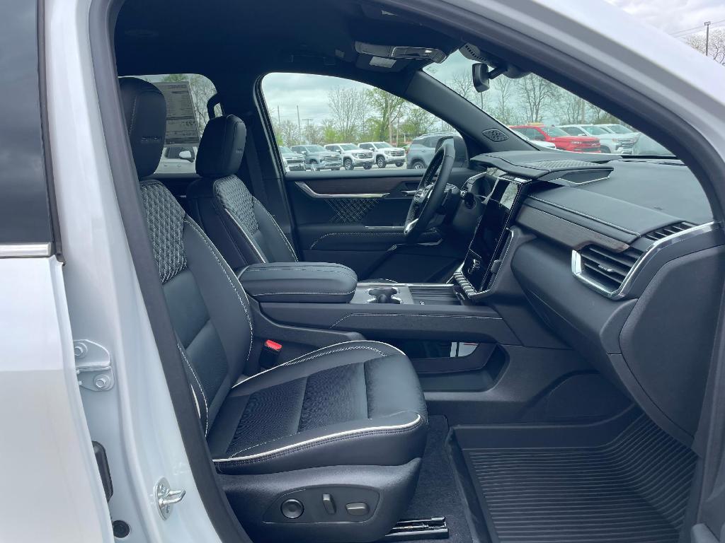 new 2025 GMC Acadia car, priced at $58,090