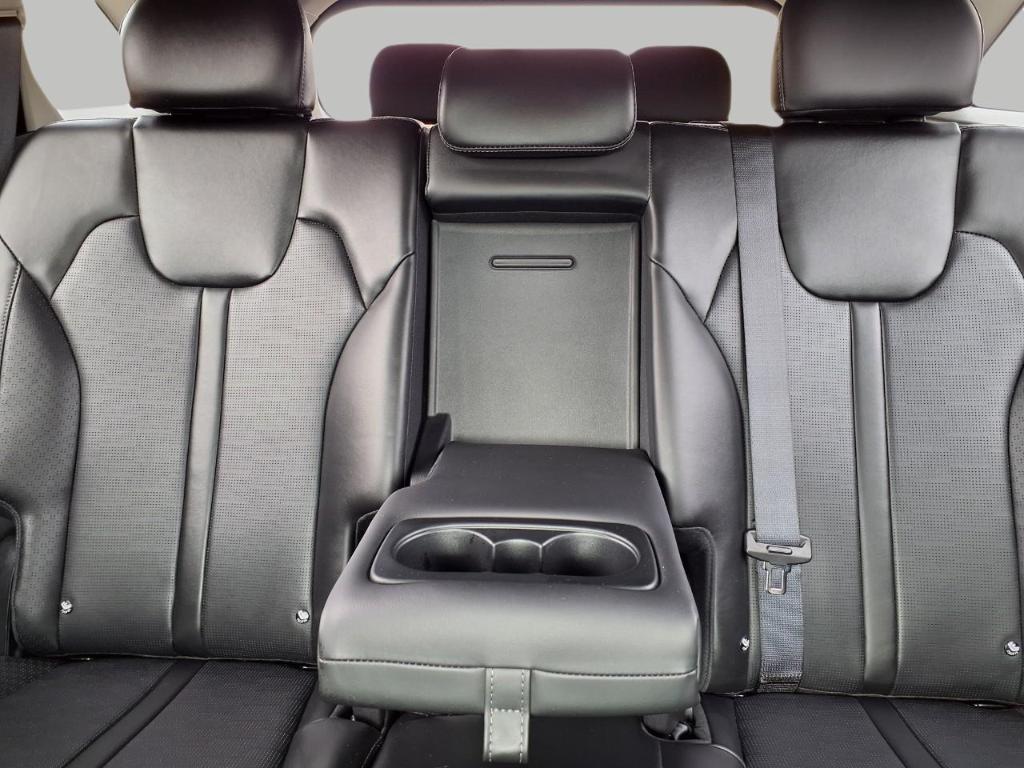 used 2024 Kia Sorento car, priced at $29,875